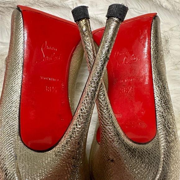 ❌SOLD❌ 38.5 Gold Louboutin booties - Picture 5 of 6